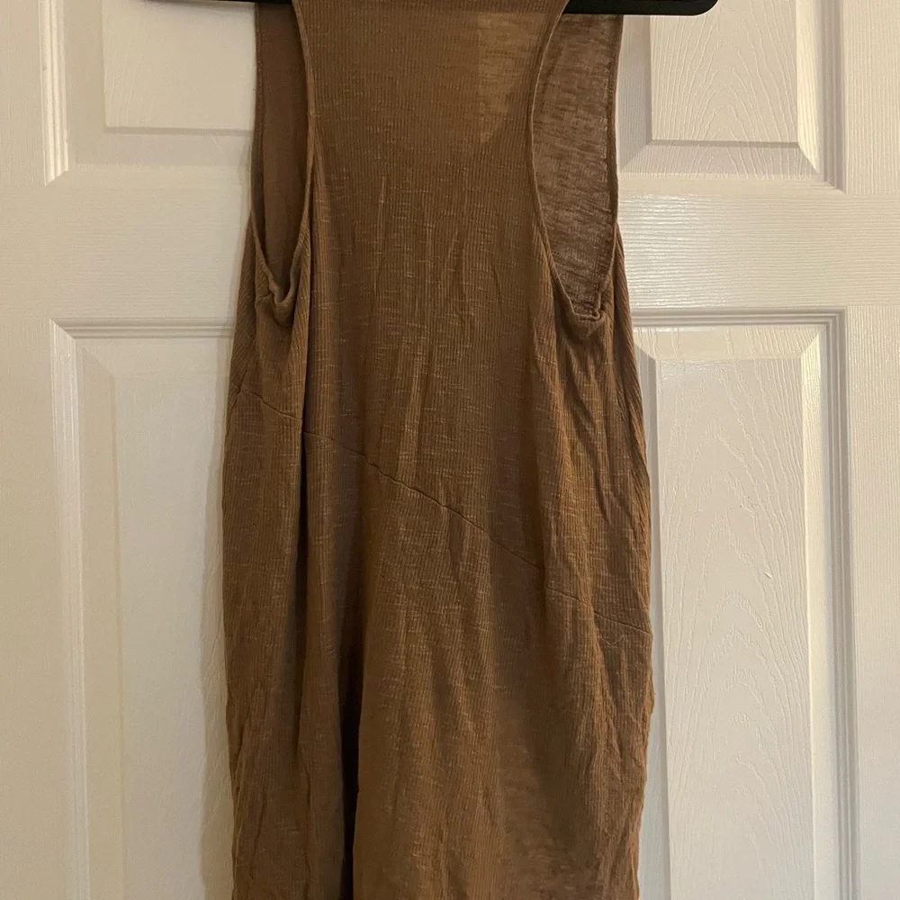 We the Free Brown Sleeveless Women's high low Top medium - Picture 6 of 7
